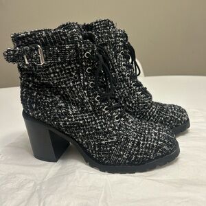 Black and white tweed ankle boots with chunky heel and buckle size 9.5
